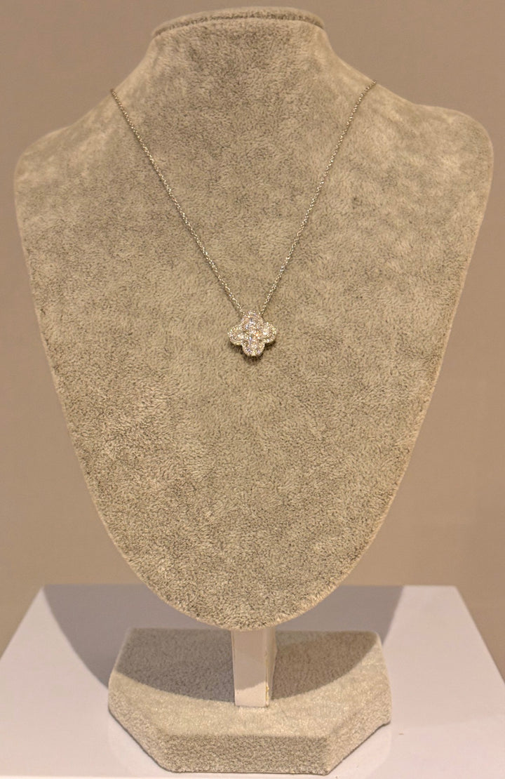 Aria sparkle clover necklace