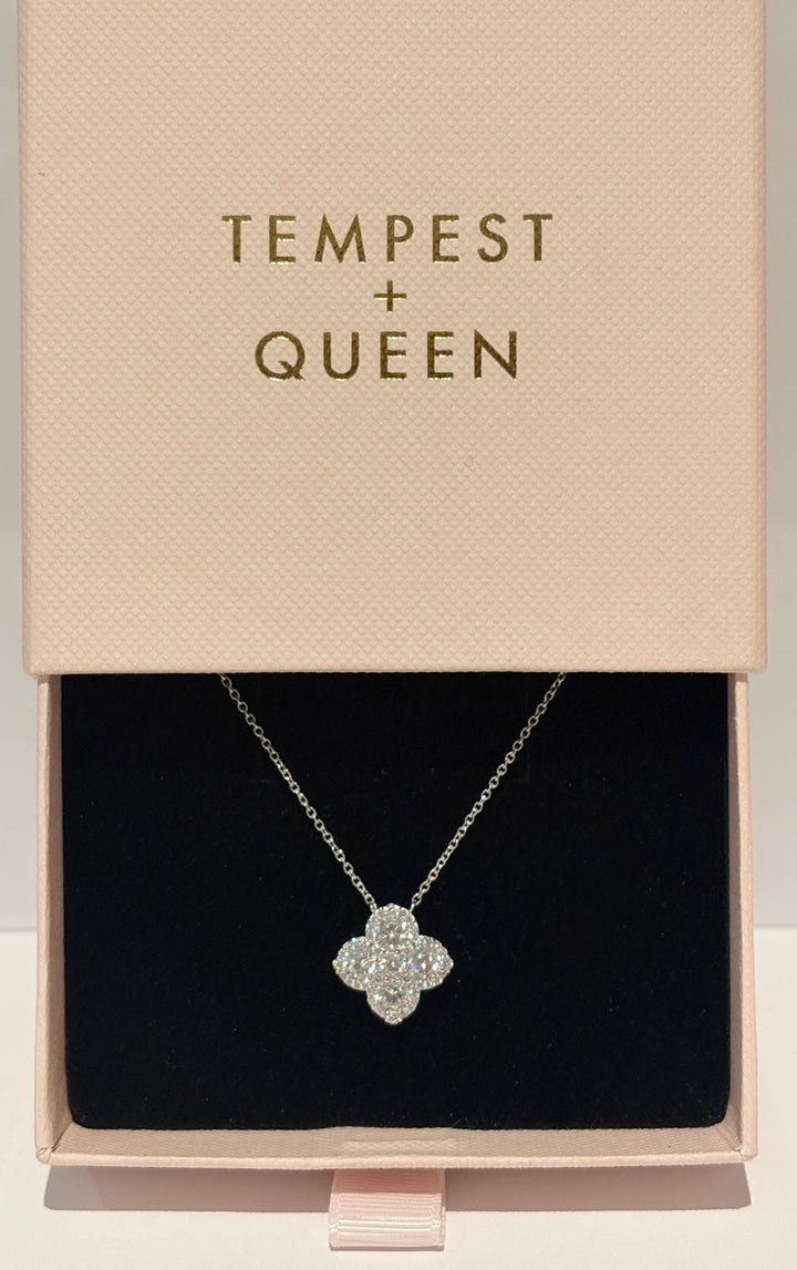 Aria sparkle clover necklace