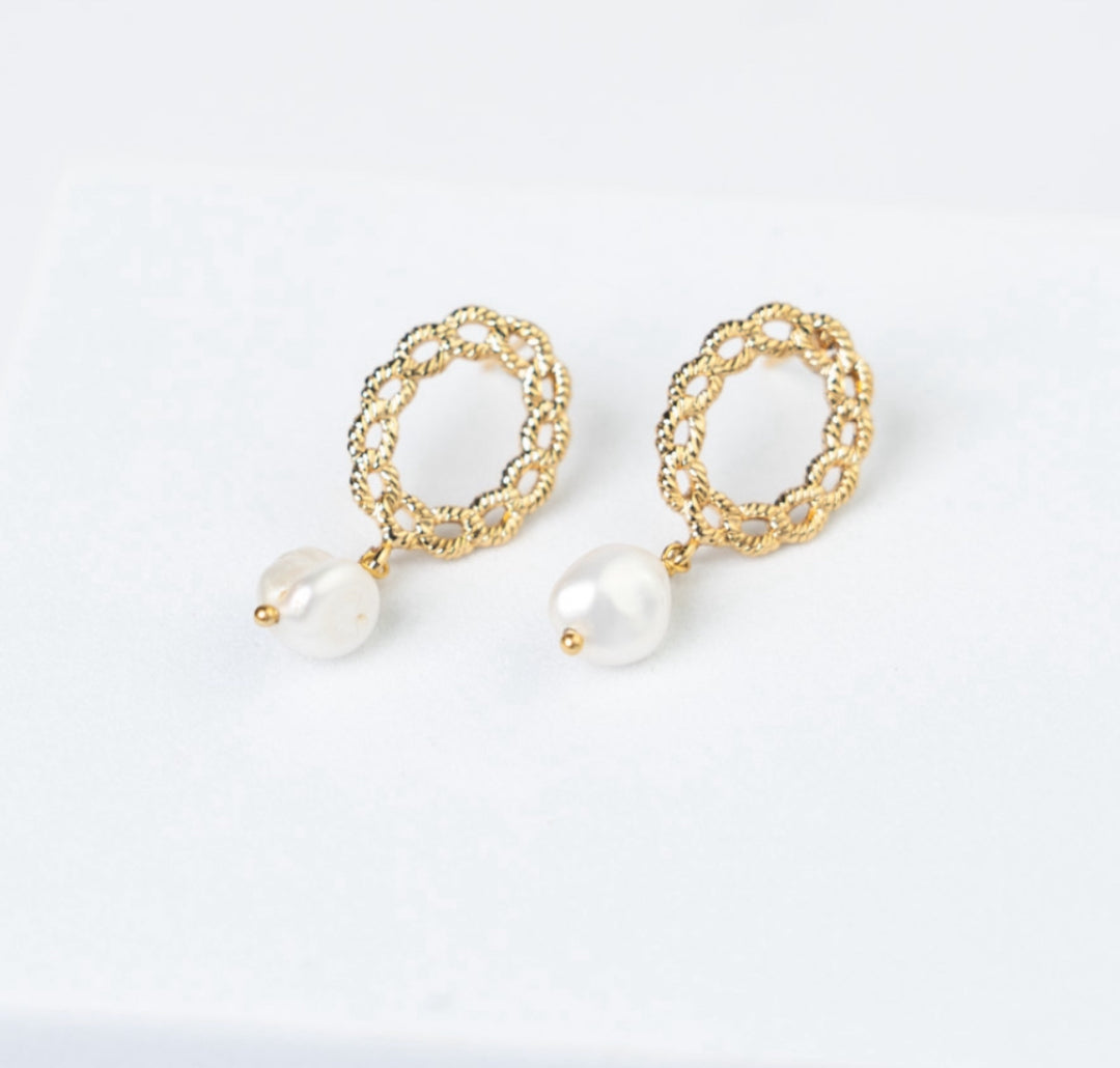 Ivy baroque Pearl earrings